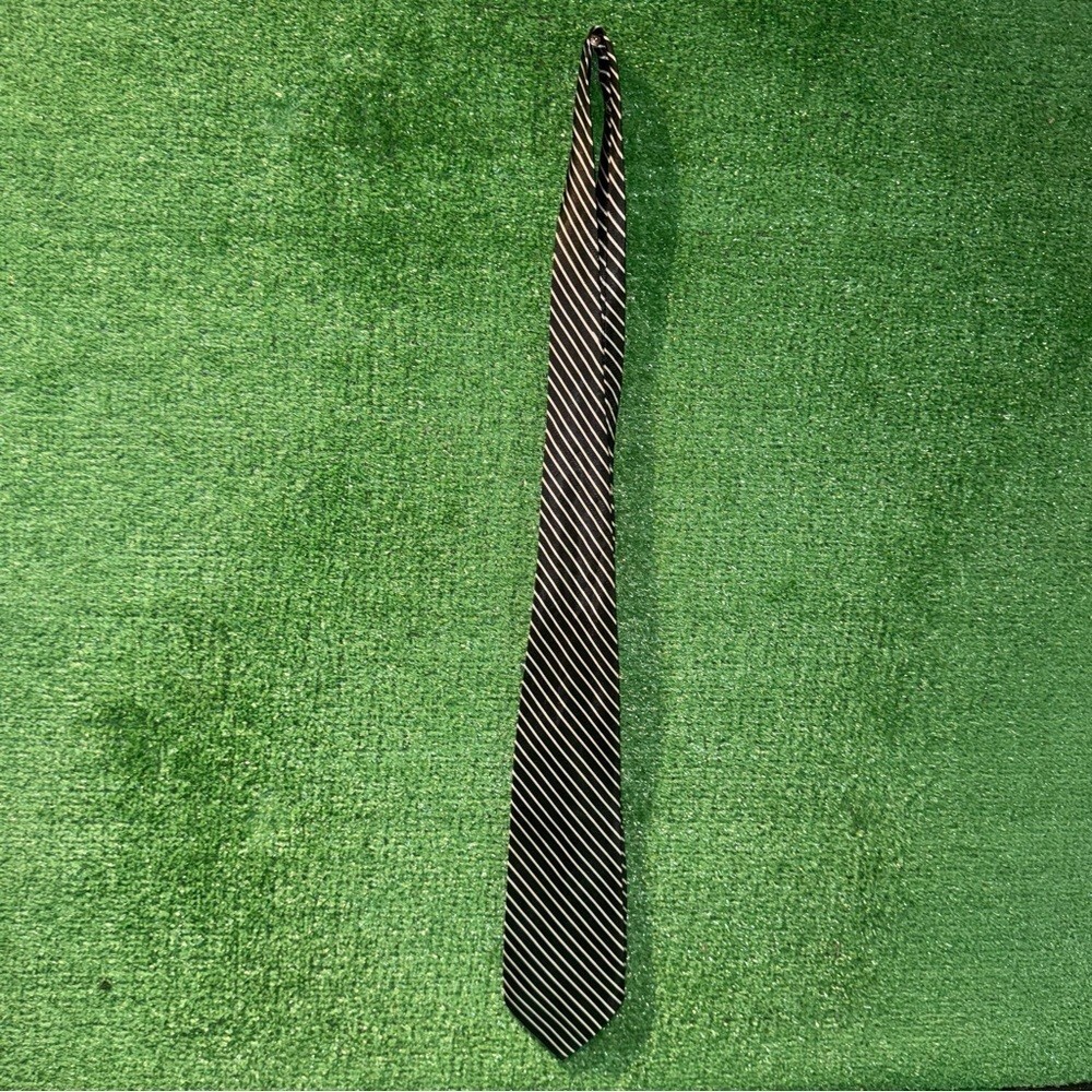 Xing Yua Classic silk Black and White Striped Tie